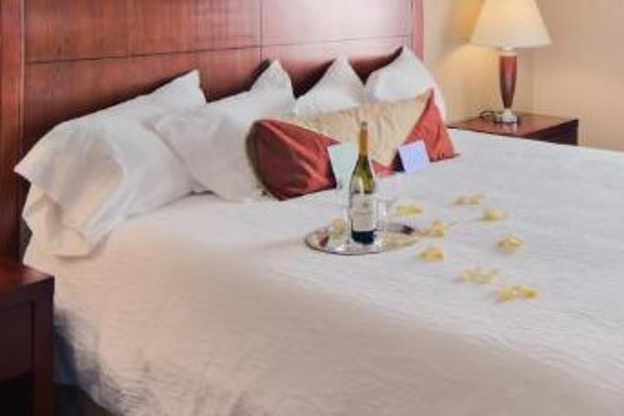 Hilton Garden Inn Laramie Ngoại thất bức ảnh